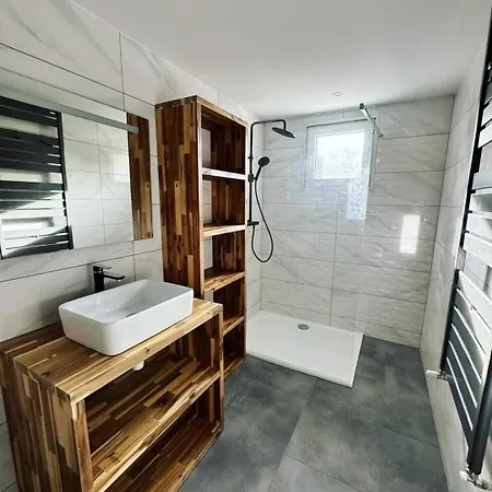 De Luxe Avec Saint-Médard-en-Jalles