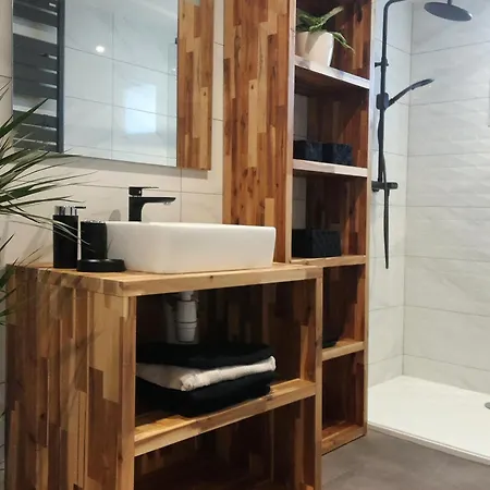 De Luxe Avec Maison d'hôtes 3*